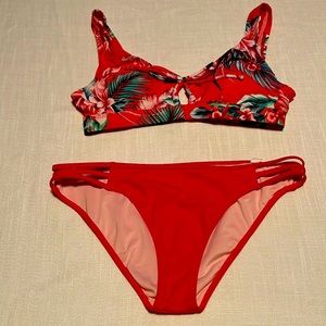 NEW. Two piece swimwear